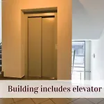 Cozy Center Апартаменты *